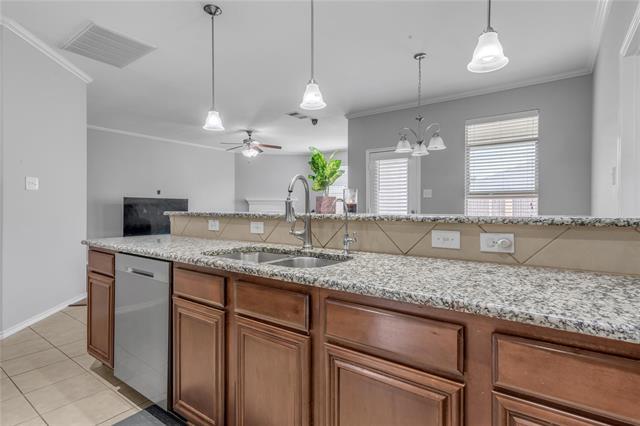 Building Photo - 2026 Sterling Gate Dr