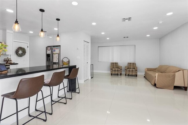 Building Photo - 8580 NW 11th Ct
