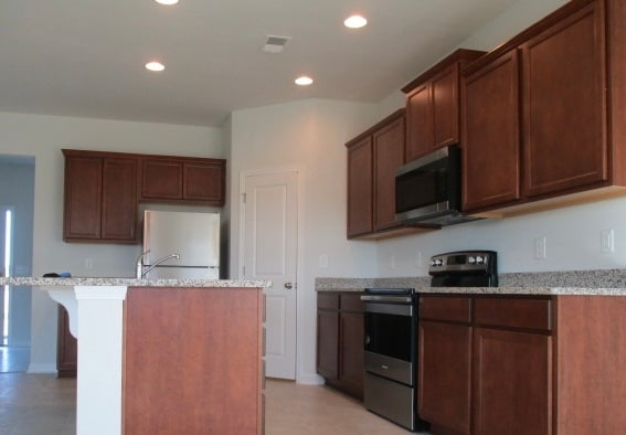 Building Photo - 1640 Villena Dr