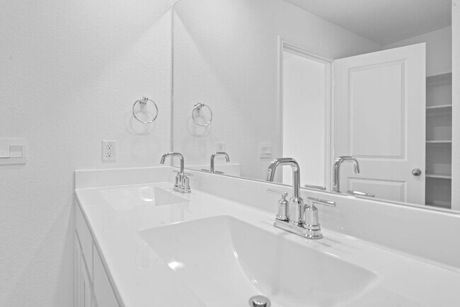 Building Photo - 14816 Afleet Alex St