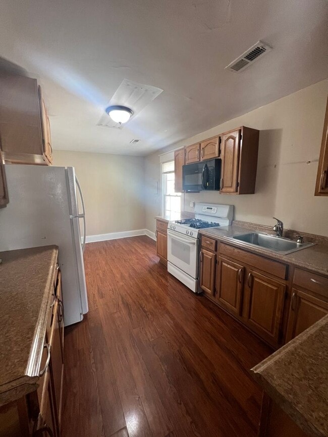 Building Photo - 119 Lee Avenue