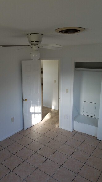 Building Photo - 443 Granada Blvd