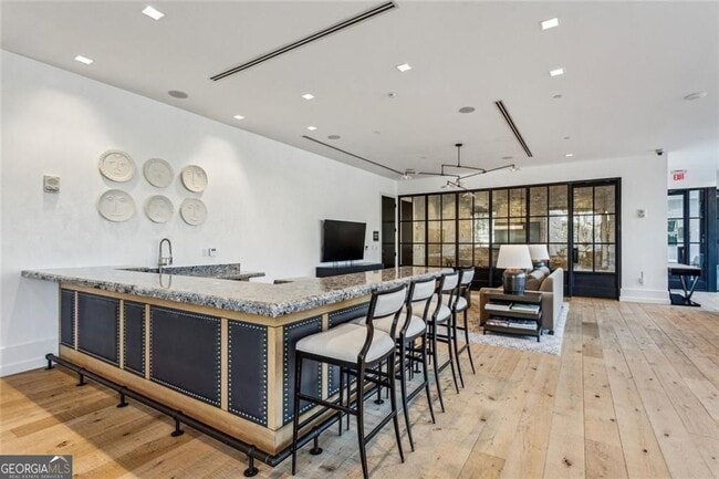Building Photo - 2520 Peachtree Rd