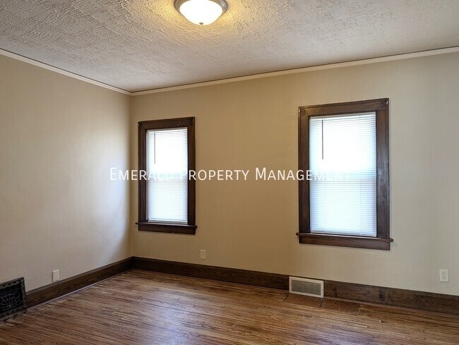 Building Photo - 116 Regan St