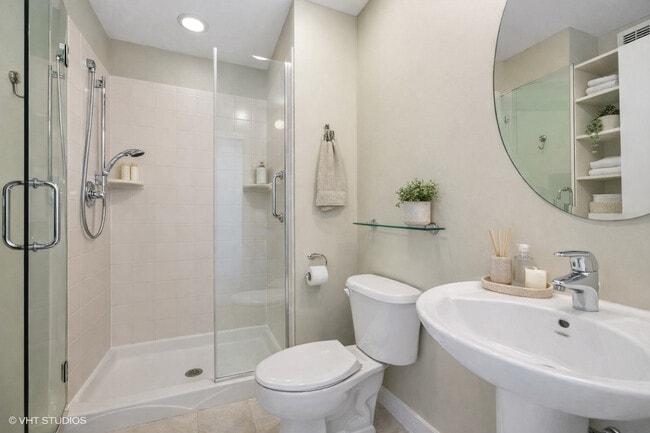 Building Photo - 737 W Washington Blvd