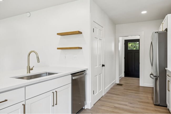 Building Photo - 1332 Columbia Ave