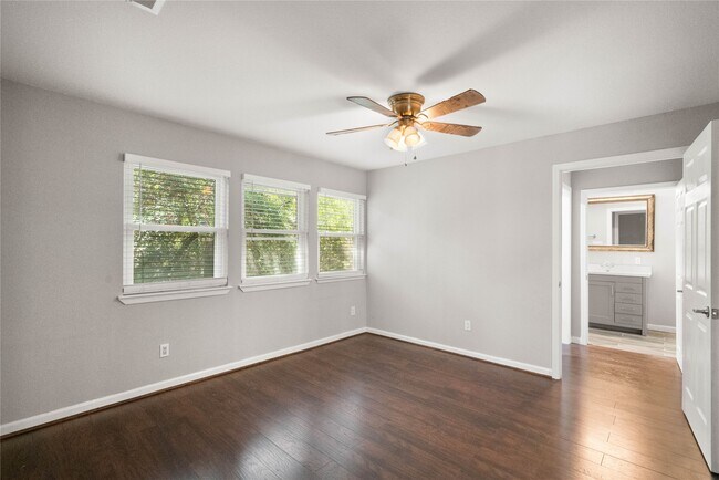 Building Photo - 54 Sawmill Grove Ln