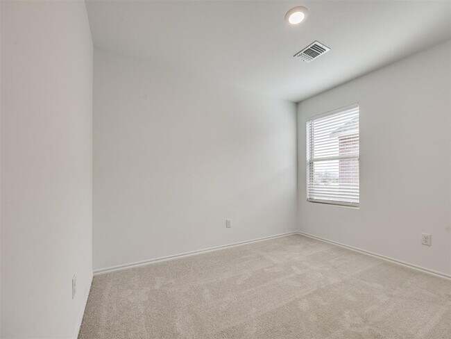 Building Photo - 2012 Wolford Wy