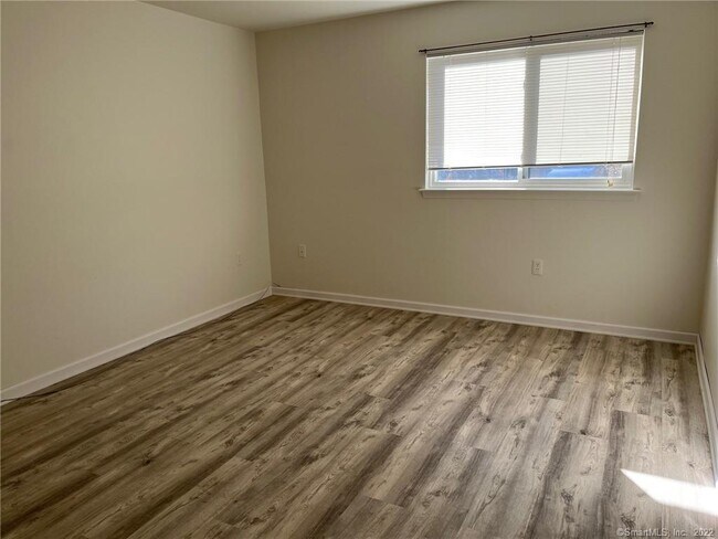 Building Photo - 1450 Melville Ave
