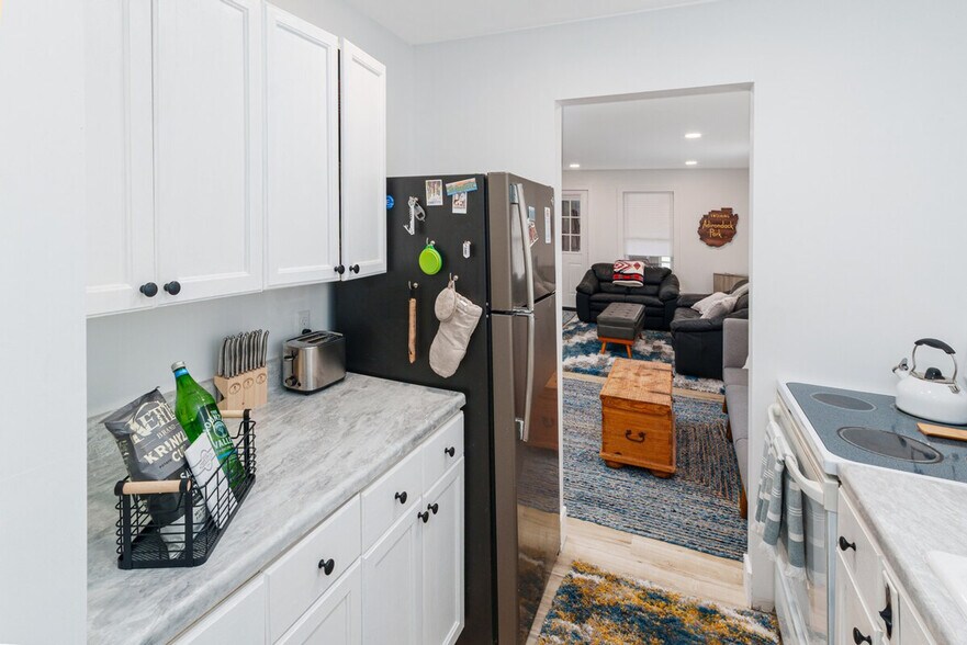 Building Photo - 10904 NY-73 Scenic