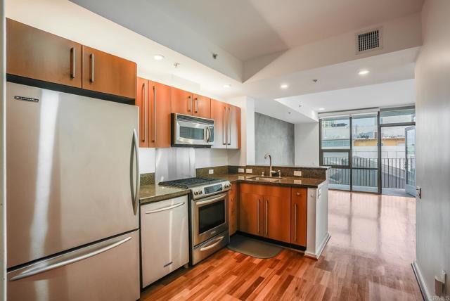 Building Photo - 321 Tenth Ave