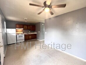 Building Photo - 813 E Huntsville Ave