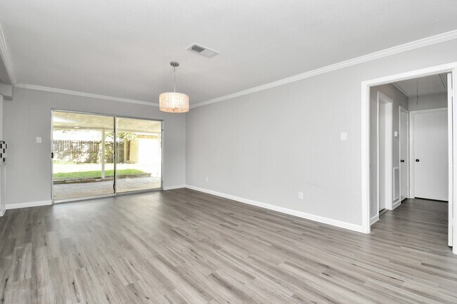 Building Photo - 9622 Vilven Ln