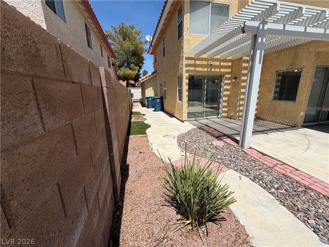 Building Photo - 9509 Swan Bay Dr