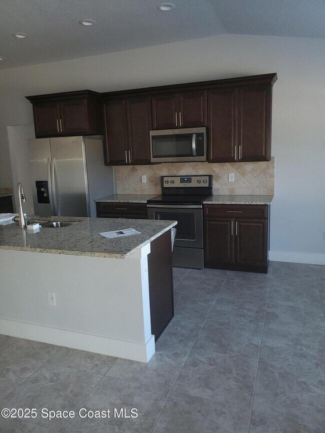 Building Photo - 126 Bud Hollow Dr