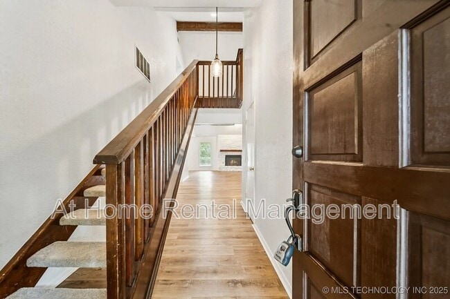 Building Photo - 6947 S 30th W Ave