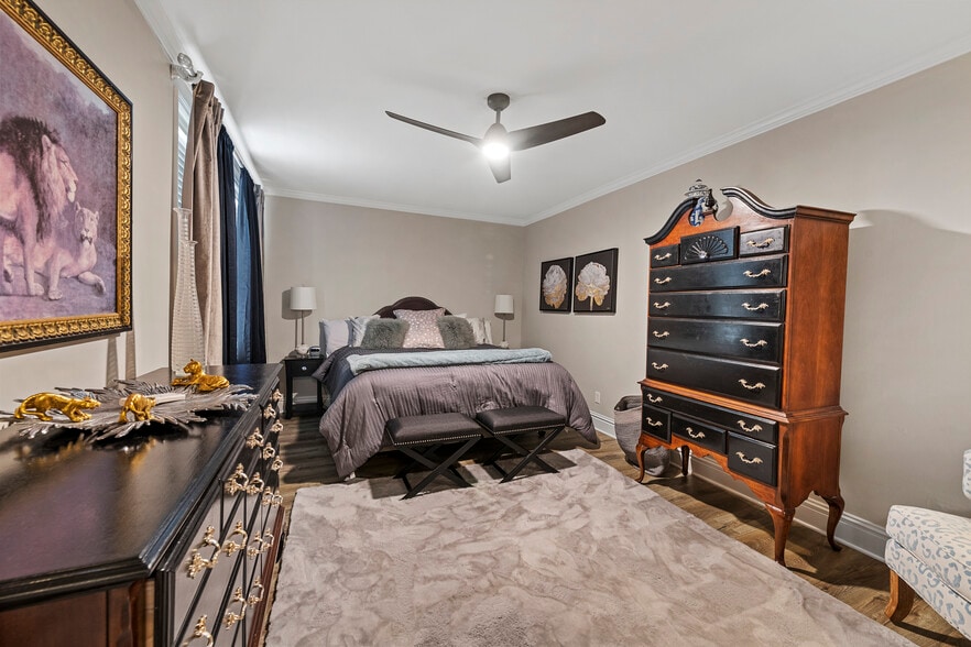 Master BR with king bed - 7538 Wydown Blvd