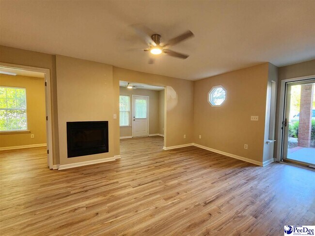 Building Photo - 1253 Vía Ponticello