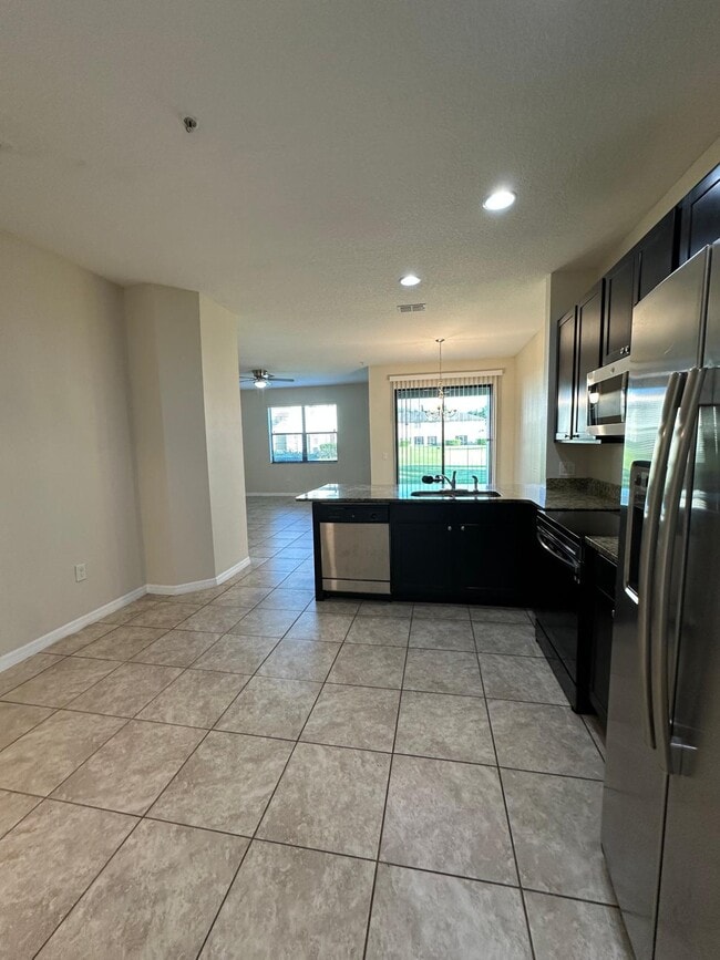 Building Photo - 2495 Seven Oaks Dr