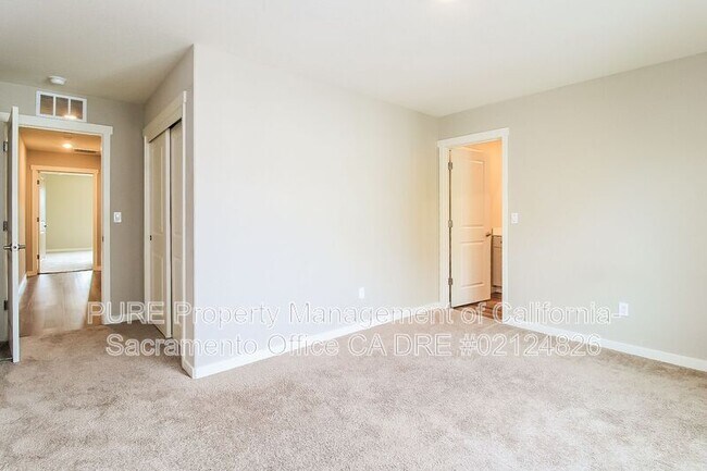 Building Photo - 4062 Southampton St