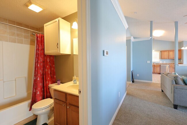 Building Photo - Room Share Rental: Spacious 2 Bedroom / 2 ...