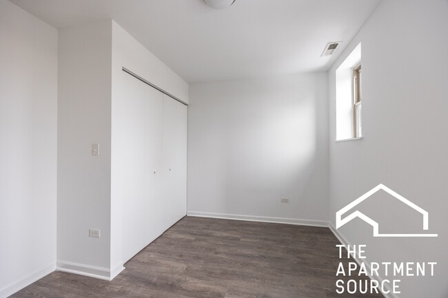 Building Photo - 940 W Winona St