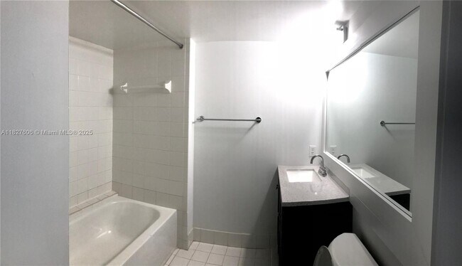 Building Photo - 165 NW 96th Terrace