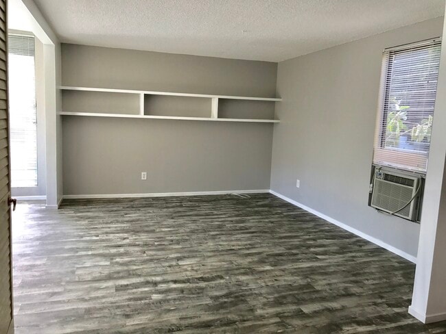 Living Room - 2607 Laurel Canyon Blvd