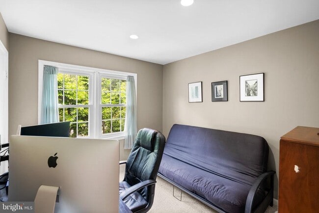 Building Photo - 9033 Blarney Stone Dr