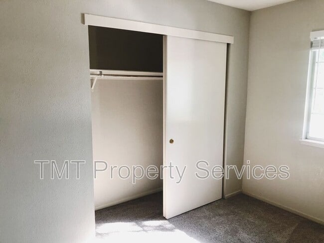 Building Photo - 169 Pierpoint Cir