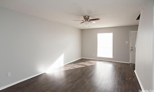 Building Photo - 17 Powhatan Dr