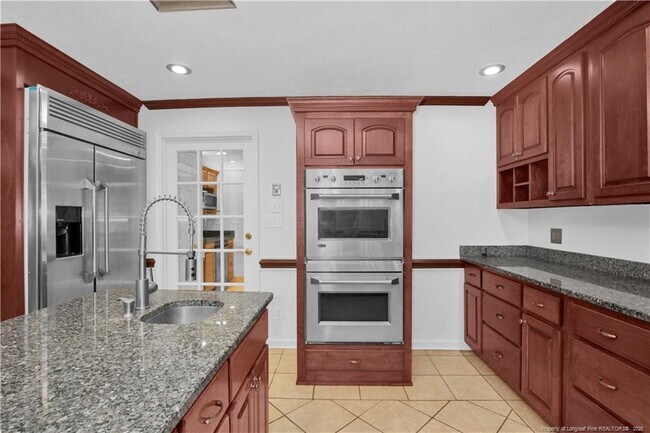 Building Photo - 5704 Kindley Dr