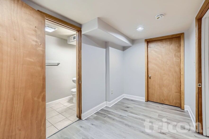 Building Photo - 6100 Colfax Ln S