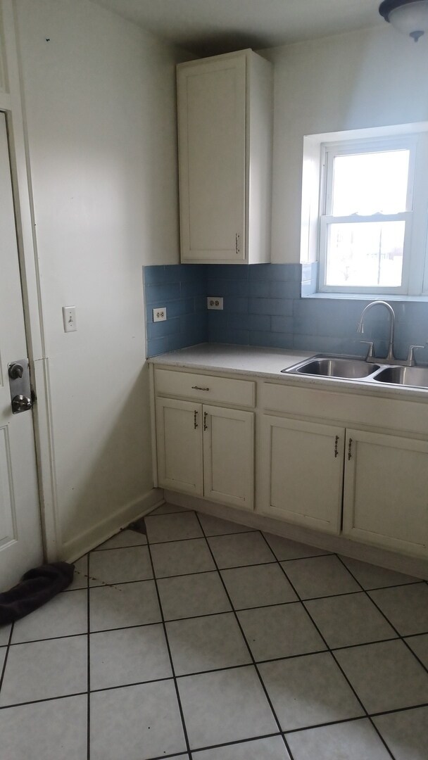 Building Photo - 5132 W 21st St