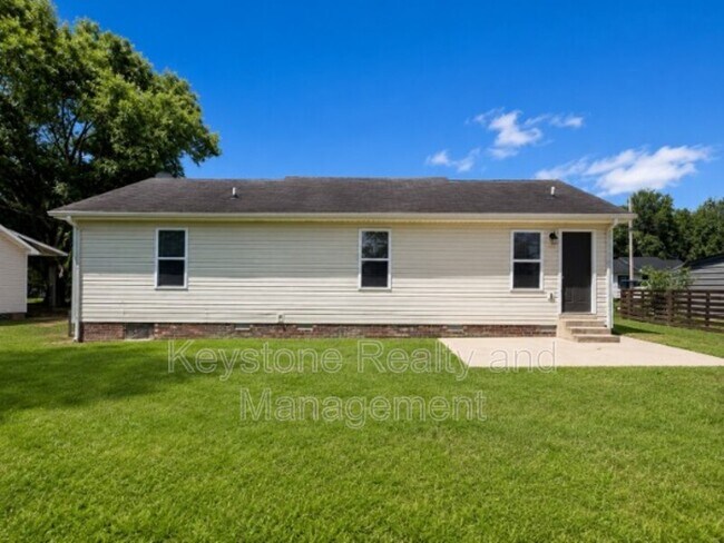 Building Photo - 1920 Timberline Cir