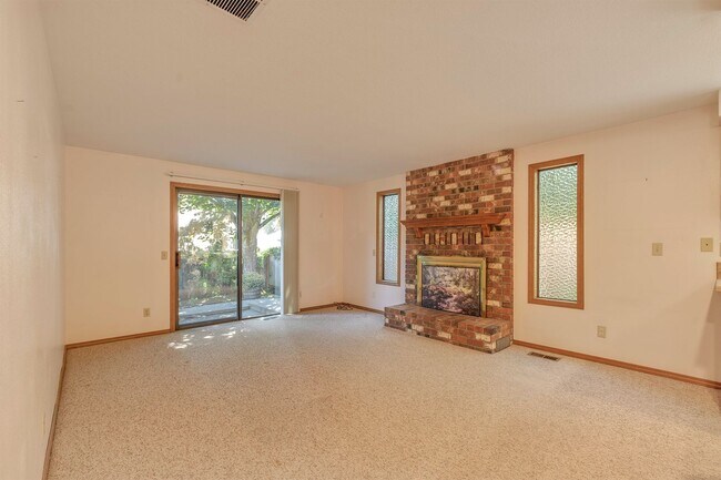 Building Photo - Single-Level Living Near South Hillsboro's Best Amenities