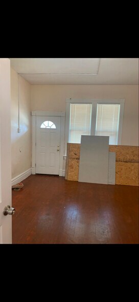 Building Photo - 20xx Switzer Ave