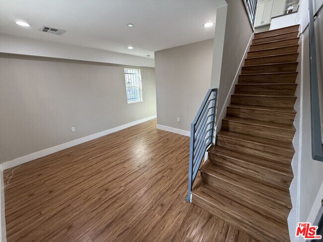 Building Photo - 2303 1/2 Hauser Blvd