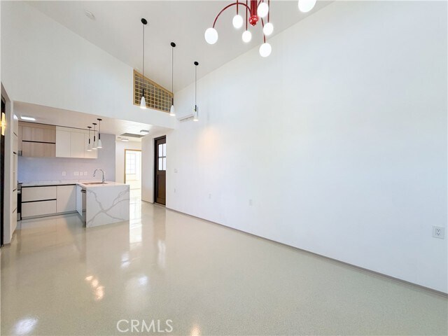 Building Photo - 1 Quiet Hills Cir