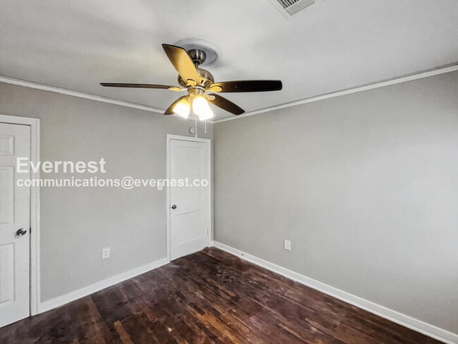 Building Photo - 4551 Manila Dr