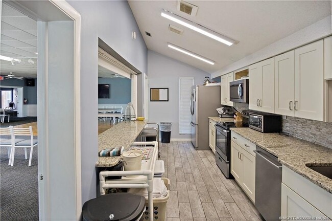 Building Photo - 6531 SE Federal Hwy