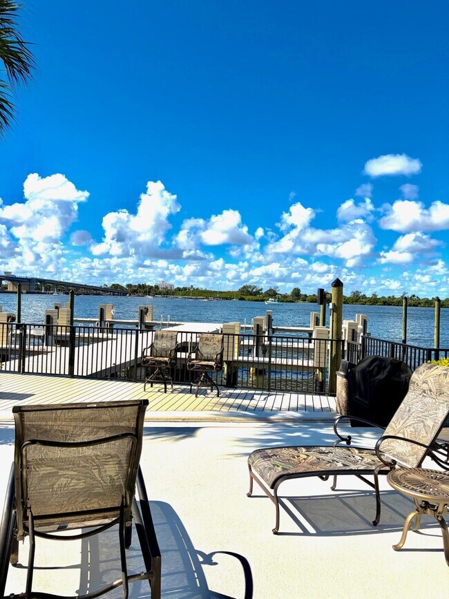 Building Photo - 2840 S Ocean Blvd