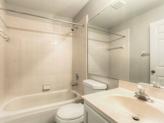 Building Photo - 3844 Becontree Pl