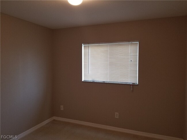 Building Photo - 907 Chenault St