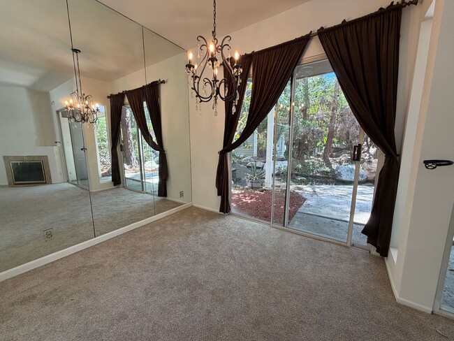 Building Photo - COSTA MESA 2 BEDROOM, 2 BATHROOM CONDO $3,200 (BRISTOL & BAKER)