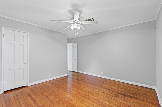 Building Photo - 511 N Oak Cliff Blvd