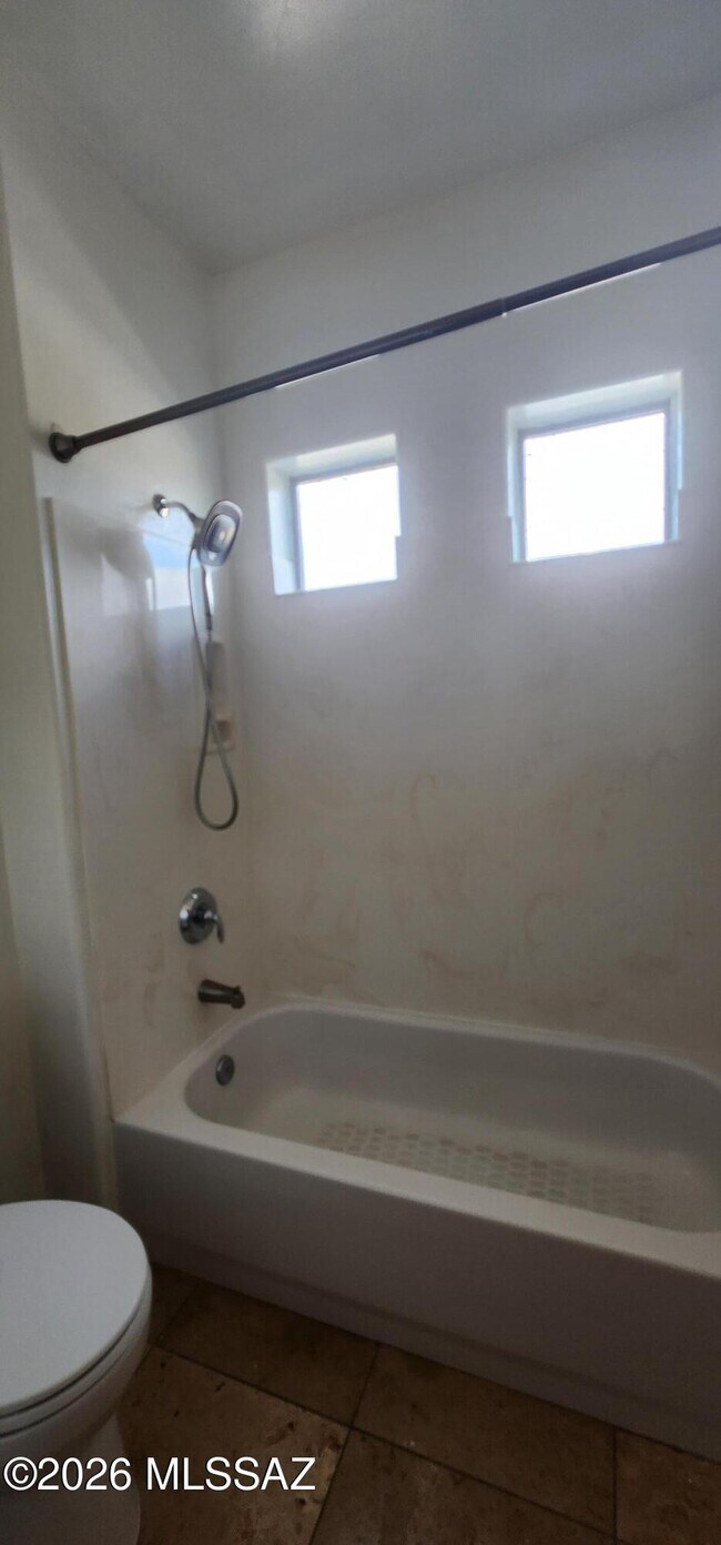 Building Photo - 5453 N Little River Ln