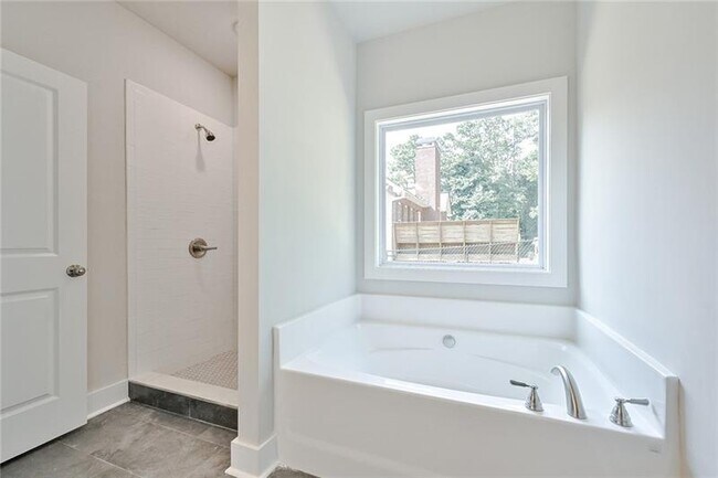 Building Photo - 2704 Allyn Way NW