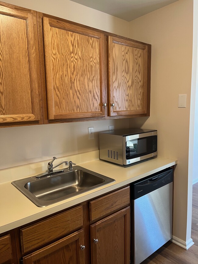 Kitchen - 201 Stone Ridge Dr