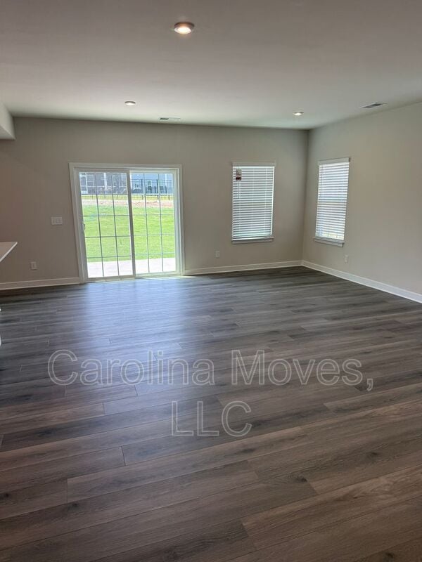 Building Photo - 7071 Glass Ct